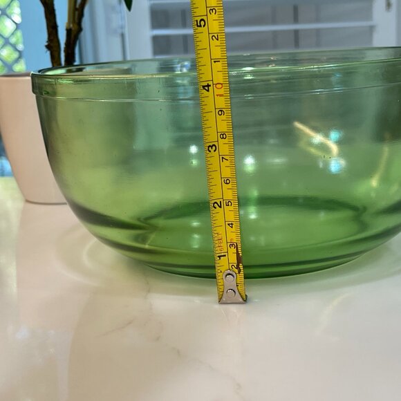 Museum-Quality Uranium Glass Refrigerator Bowl w Star lid, Vtg. Radiance Capsule - Picture 8 of 16